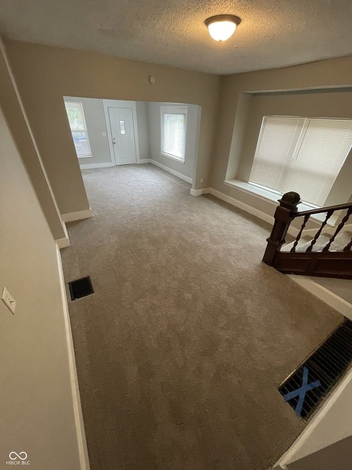 442 N Denny St - Photo 6 of 19