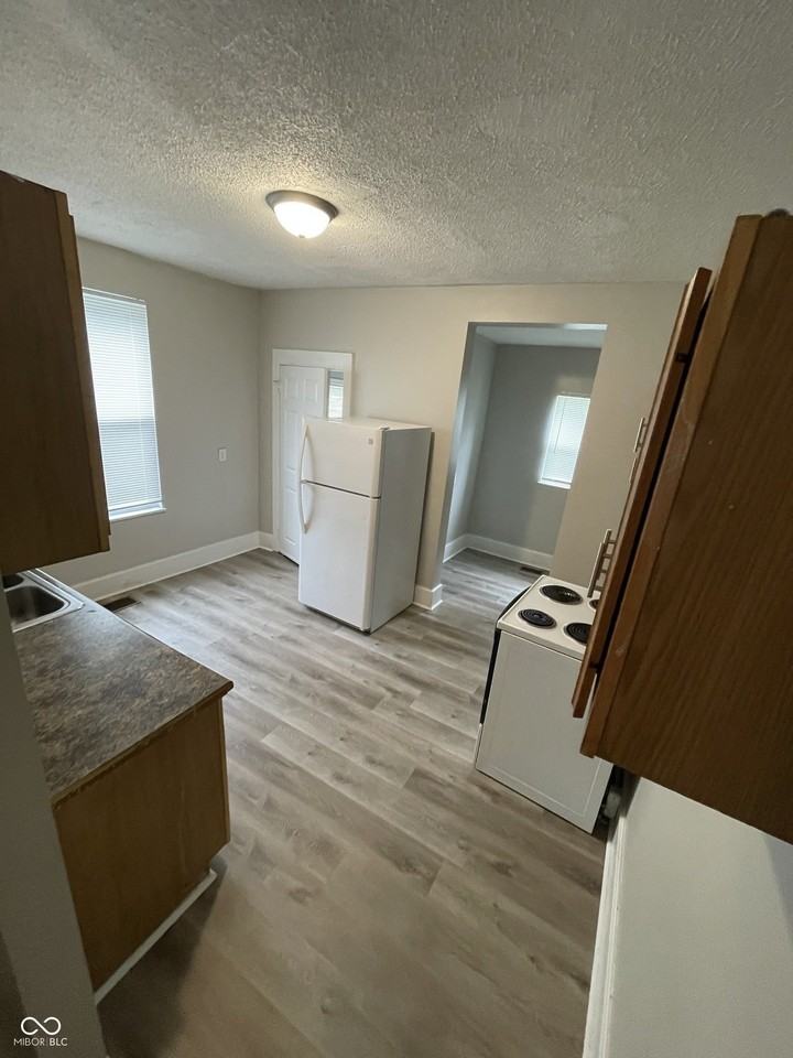 442 N Denny St - Photo 7 of 19
