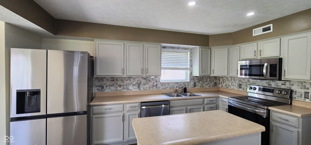 12472 Buccaneers Dr - Photo 6 of 31