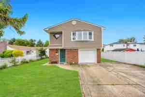 featured image of 405 Massapequa Ave