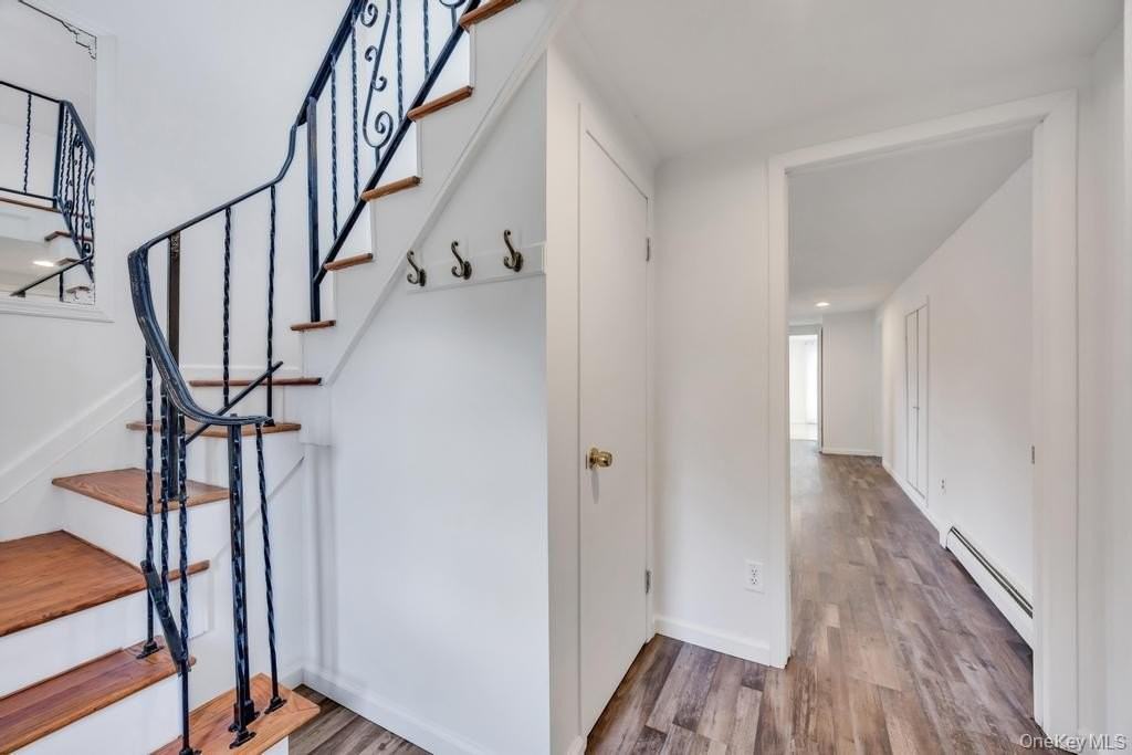 405 Massapequa Ave - Photo 3 of 28