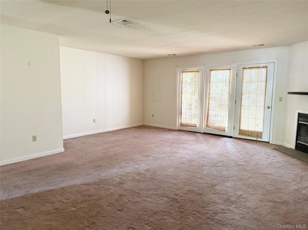 12 Evergreen Way - Photo 4 of 24