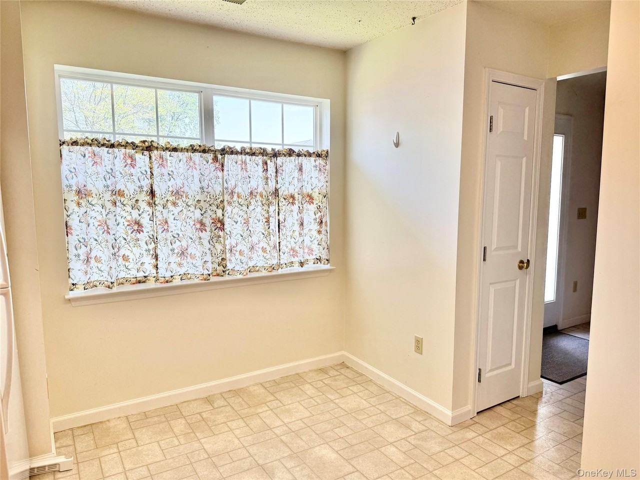 12 Evergreen Way - Photo 6 of 24