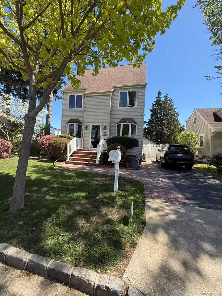 116 West Ave - Photo 2 of 6