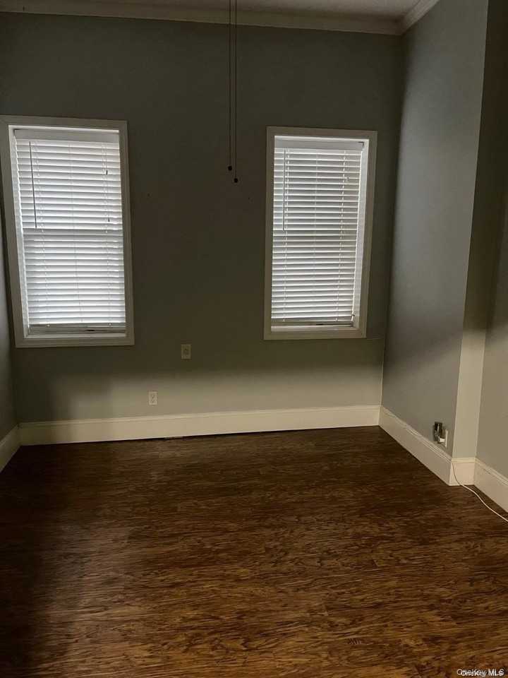 318 Jericho Tpke #1R - Photo 2 of 6