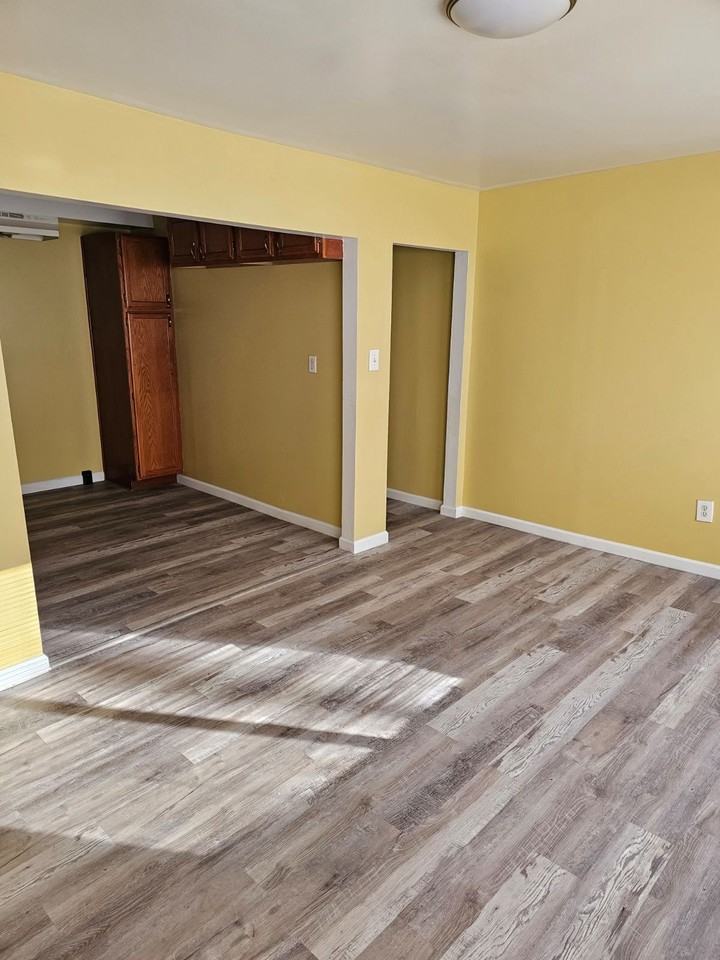 14740 W Chicago St #B - Photo 2 of 12