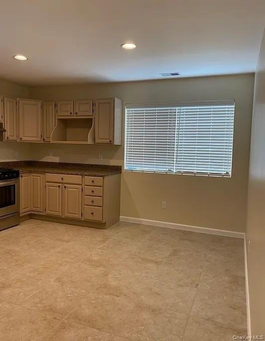 19 Edison Pl #2 - Photo 2 of 23