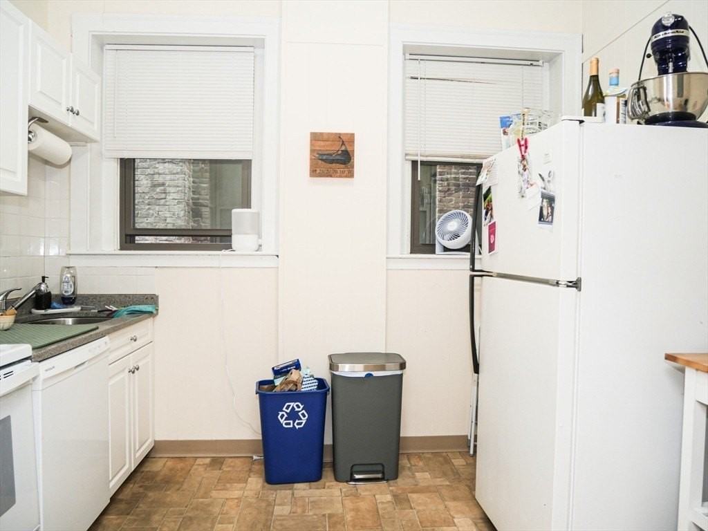 1386 Beacon St #2 - Photo 2 of 7