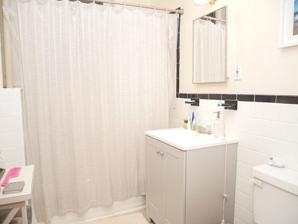 1386 Beacon St #2 - Photo 7 of 7