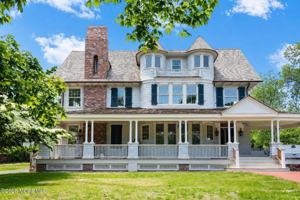 featured image of 200 Bridlemere Ave