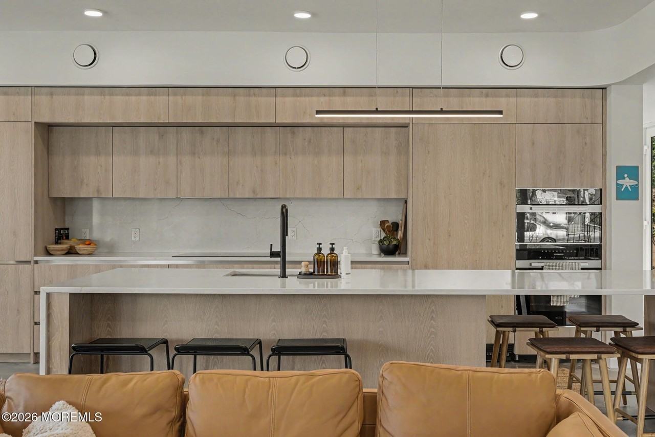 500 8th Ave - Photo 2 of 37