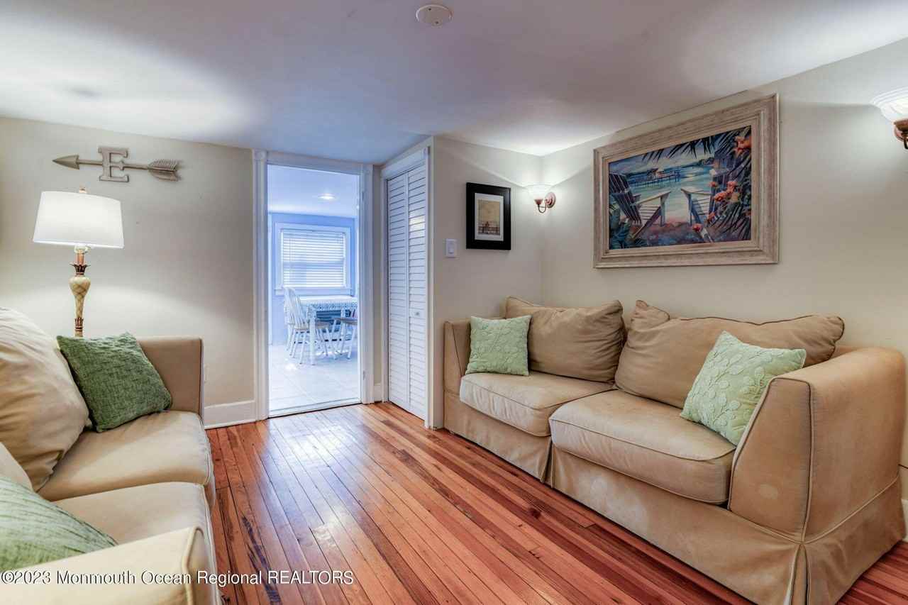 34 Webb Ave - Photo 6 of 12