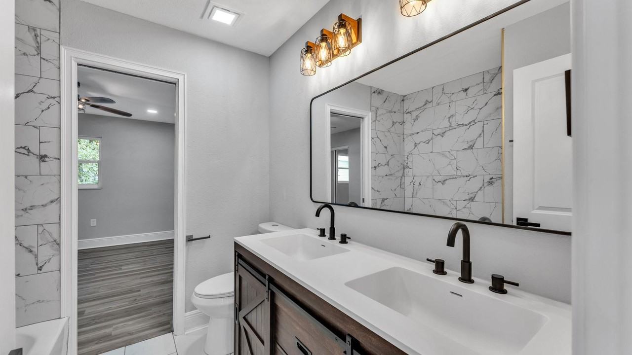Christina Dr E - Photo 2 of 6