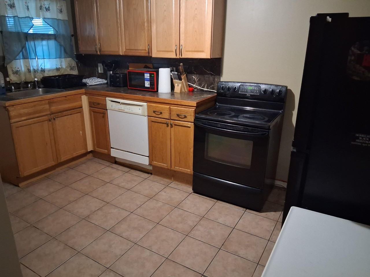 Wahconah St - Photo 2 of 11