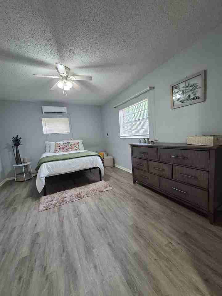 E 122nd Ave - Photo 5 of 6