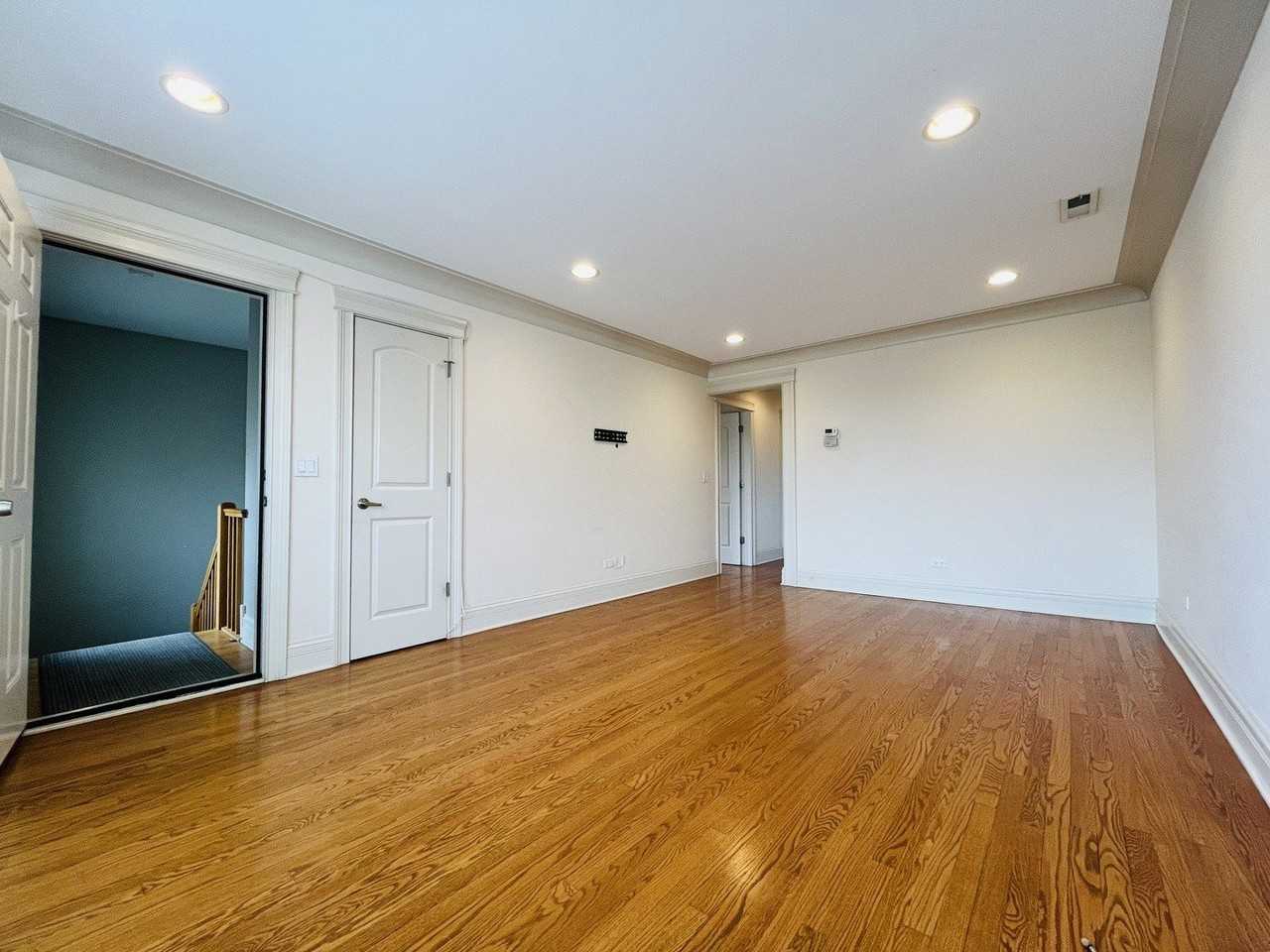 4532 N Nottingham Ave #2 - Photo 2 of 16