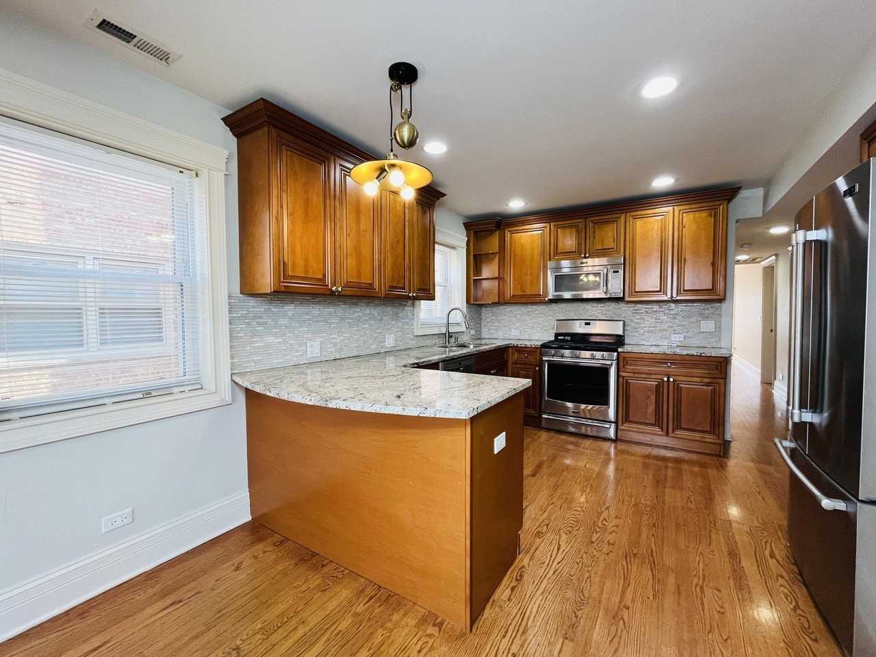 4532 N Nottingham Ave #2 - Photo 5 of 16