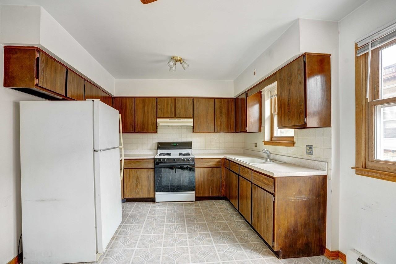 8444 W Gregory St #3B - Photo 2 of 9