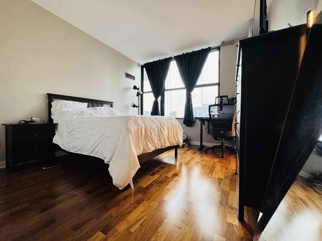 330 N Jefferson St #1907 - Photo 6 of 12