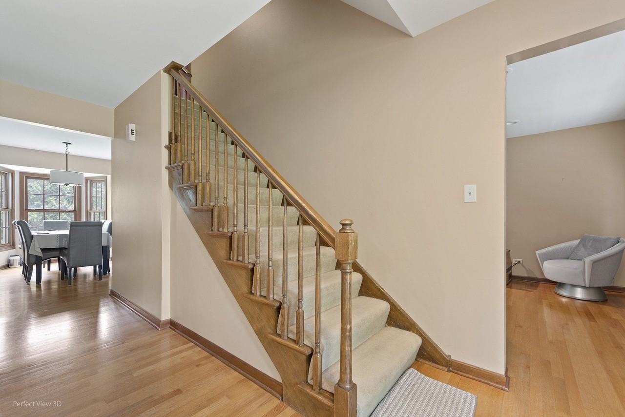 560 Rapidan Ct - Photo 3 of 23