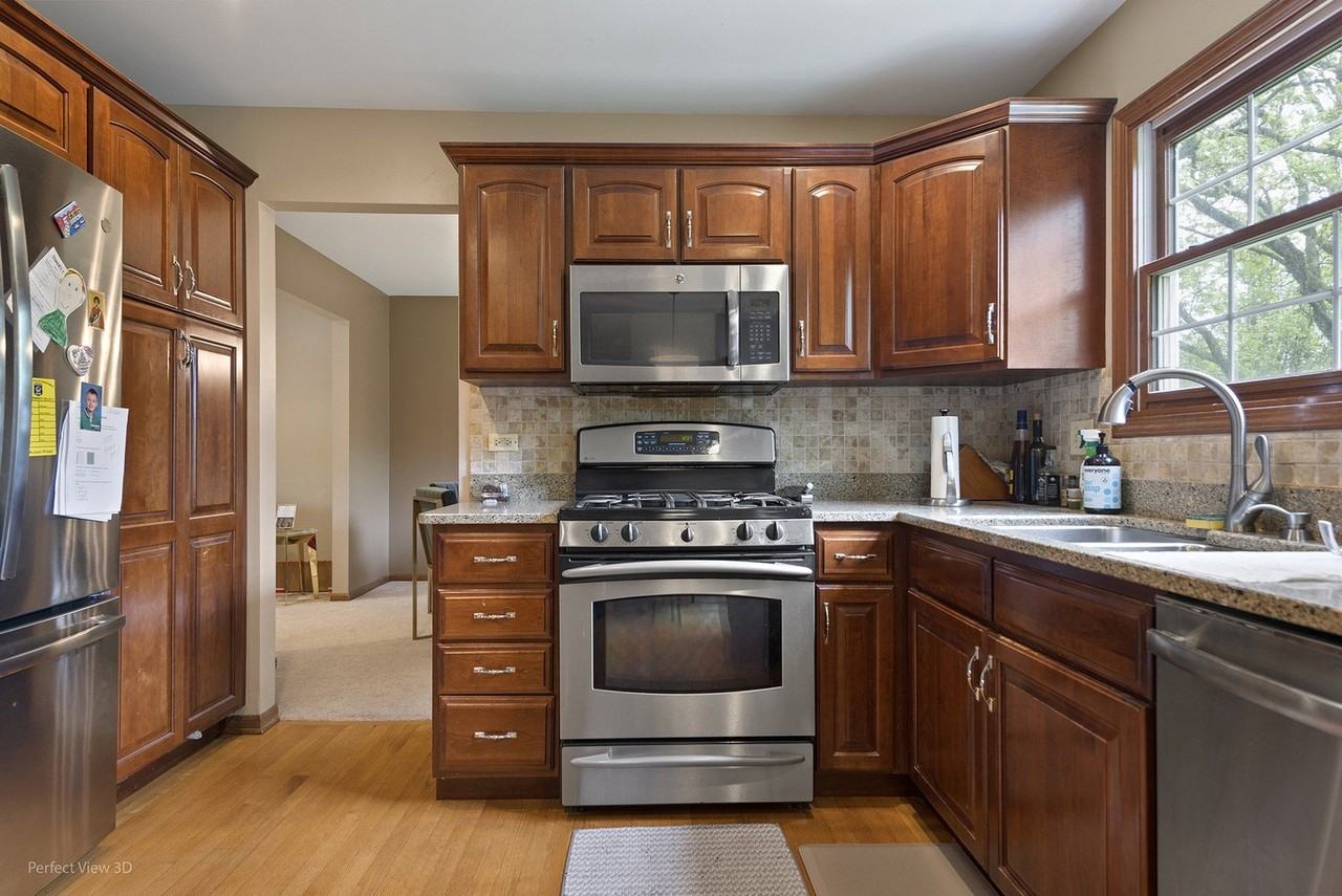 560 Rapidan Ct - Photo 4 of 23