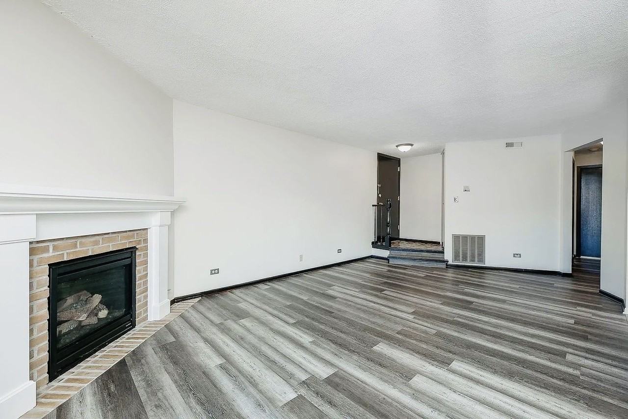 865 Sheldon Ct #C - Photo 2 of 11