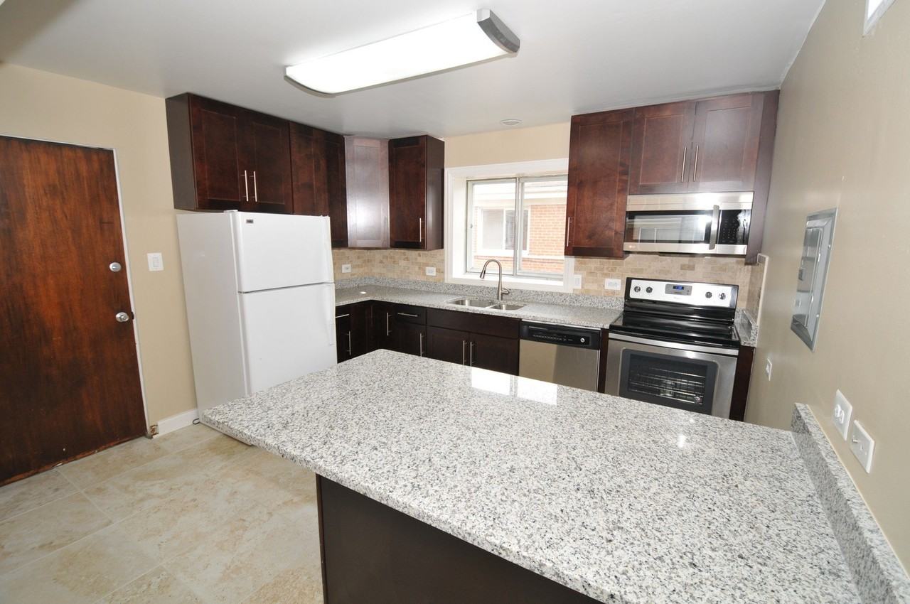 32 N Main St #1S - Photo 5 of 14