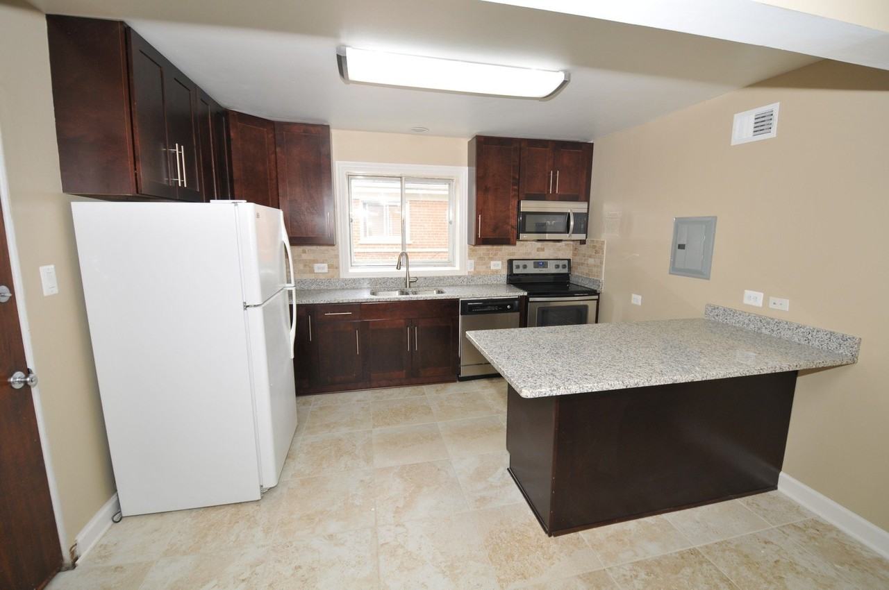 32 N Main St #1S - Photo 6 of 14