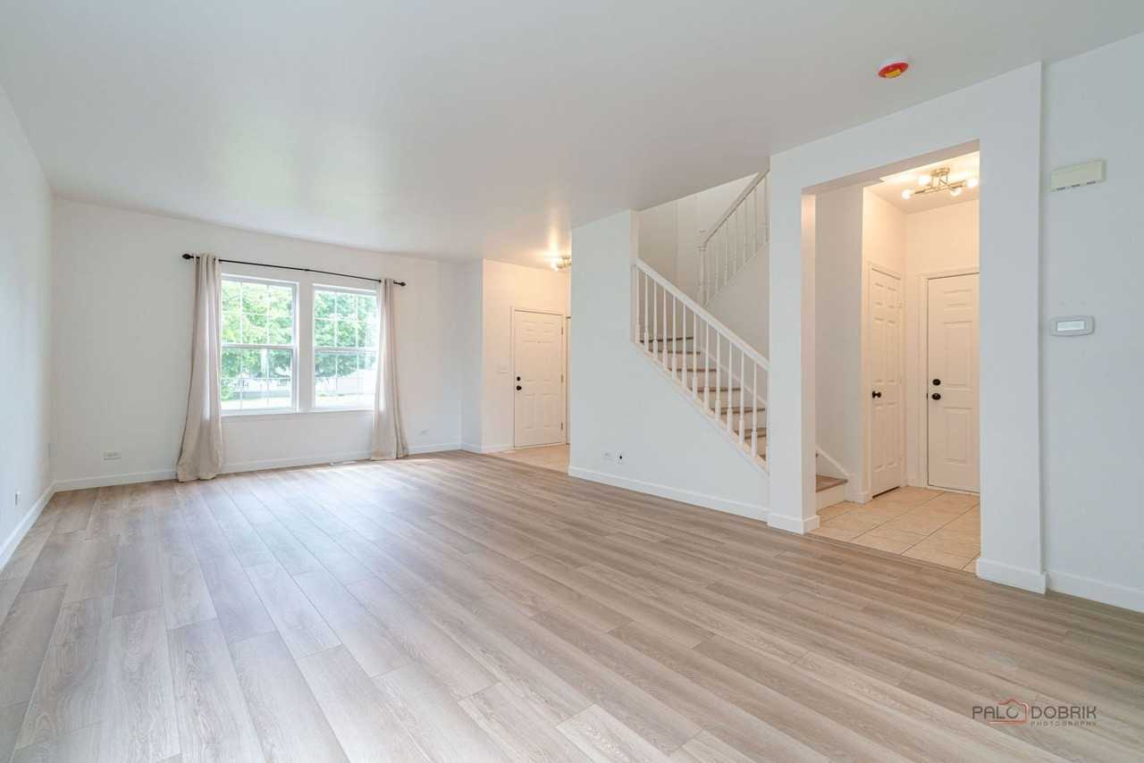 178 W Hampton Dr - Photo 3 of 30