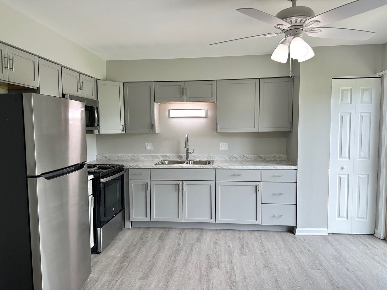 2030 Kevin Dr - Photo 2 of 16