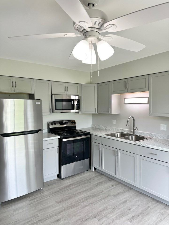 2030 Kevin Dr - Photo 4 of 16