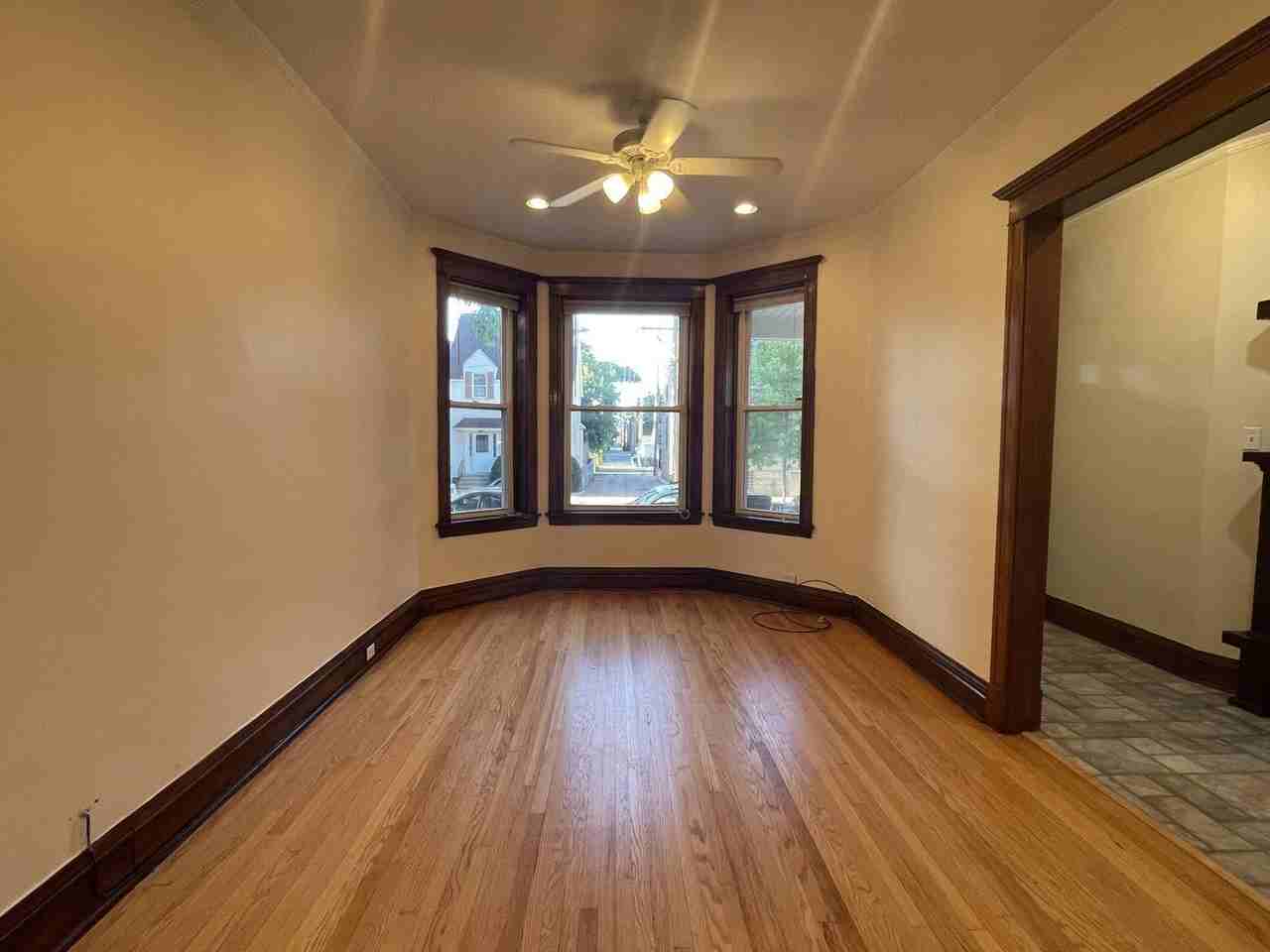 1613 W Berwyn Ave #1 - Photo 4 of 13