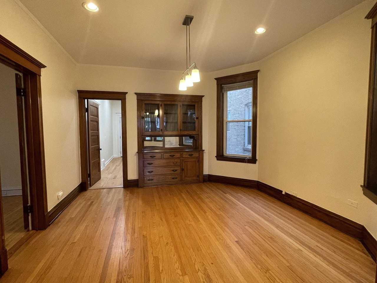 1613 W Berwyn Ave #1 - Photo 5 of 13