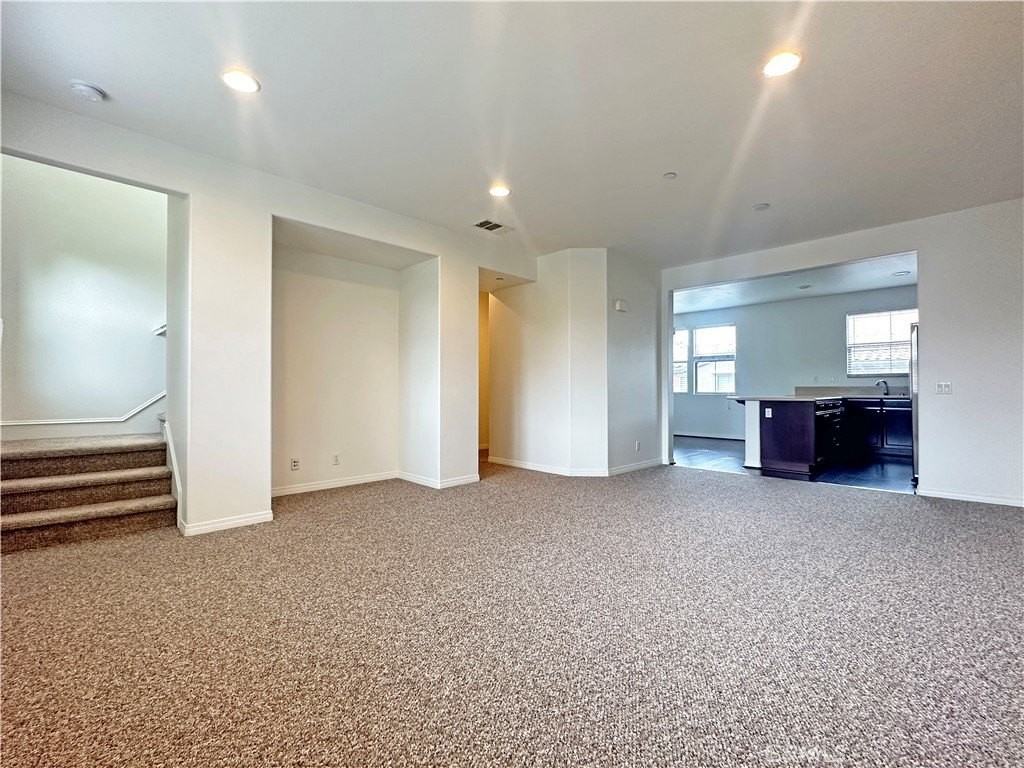115 Cornell Ave - Photo 3 of 18