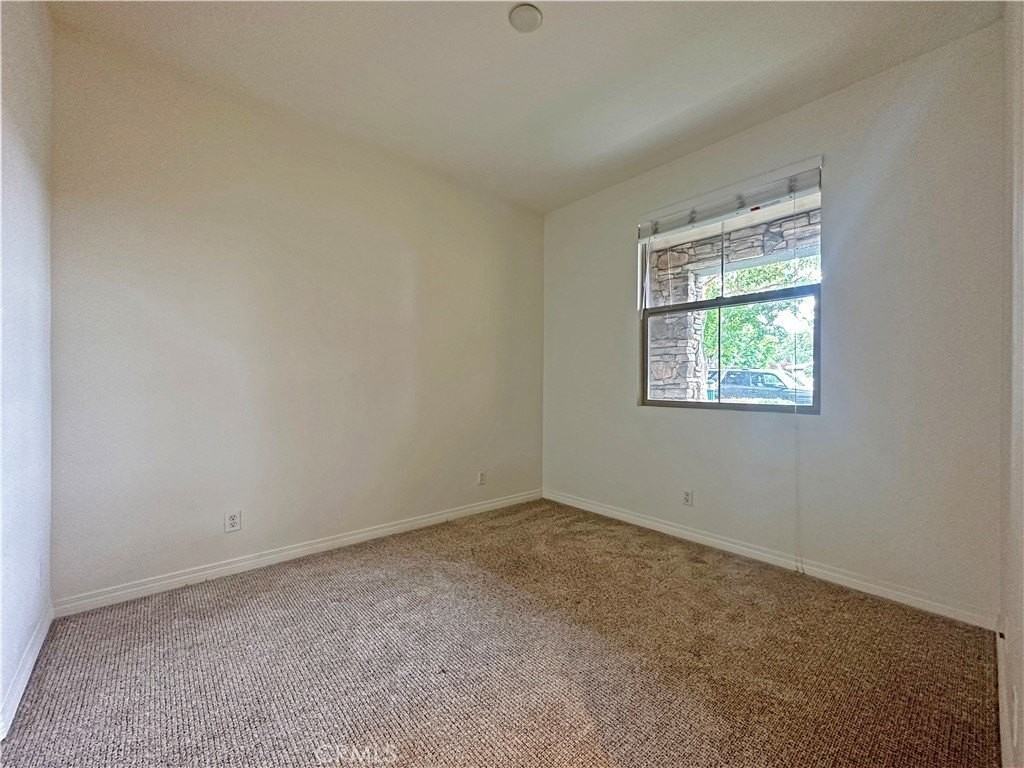 115 Cornell Ave - Photo 7 of 18