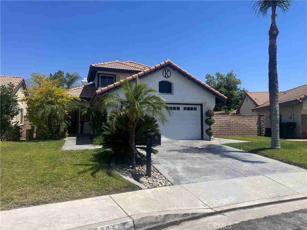 10574 Deerfield Dr - Photo 2 of 8