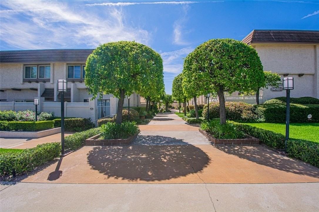 848 W Huntington Dr #28
