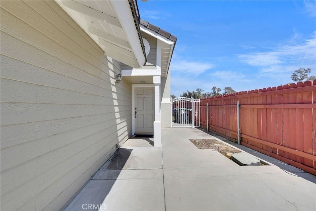 13497 Melody Rd - Photo 3 of 29