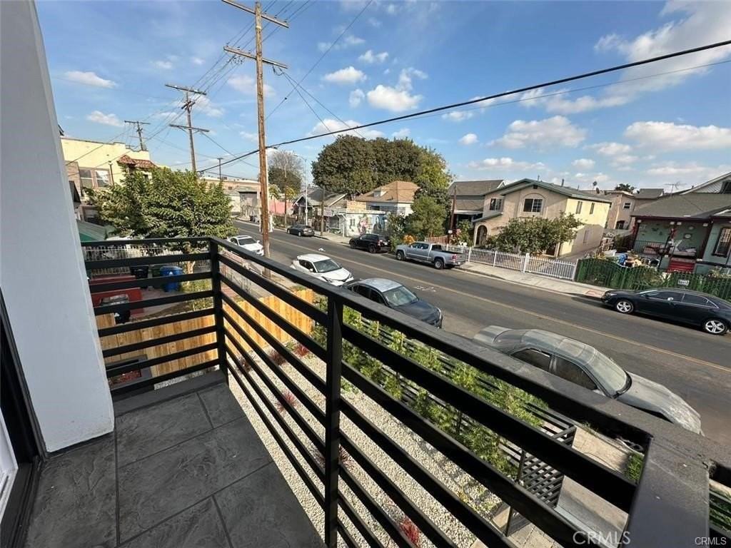2823 Maple Ave - Photo 3 of 6