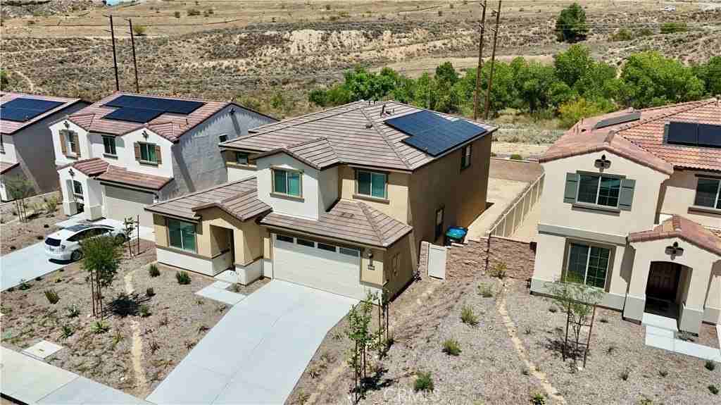 21624 Thomas Ct - Photo 2 of 36