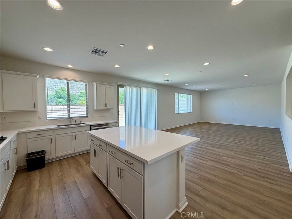 21624 Thomas Ct - Photo 6 of 36