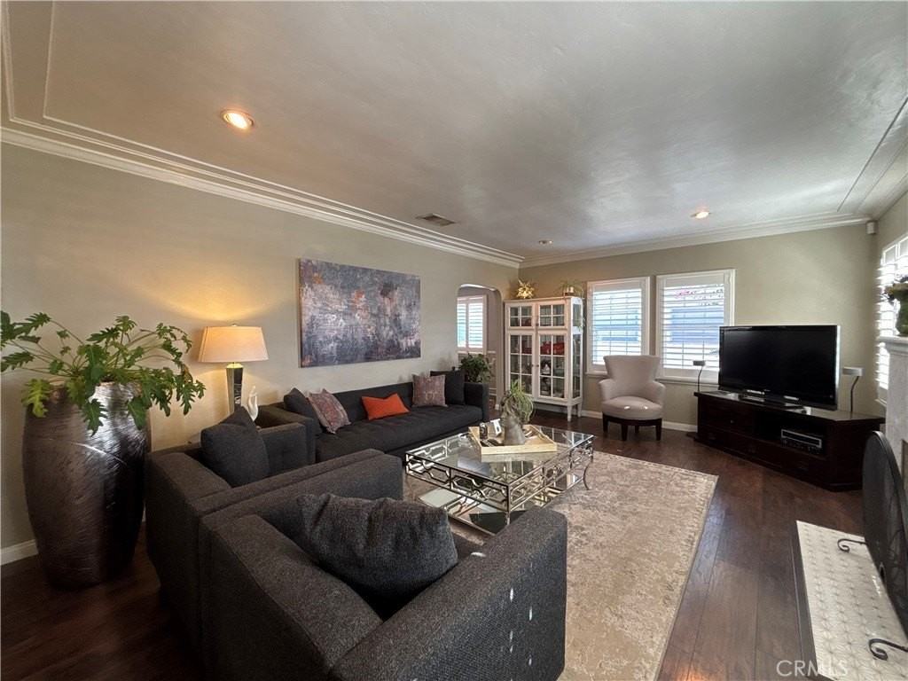 2743 N Stoddard Ave - Photo 7 of 42