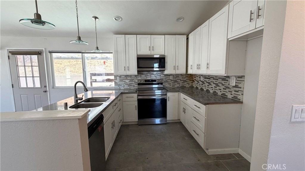 330 James St - Photo 4 of 29