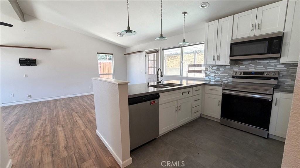 330 James St - Photo 5 of 29