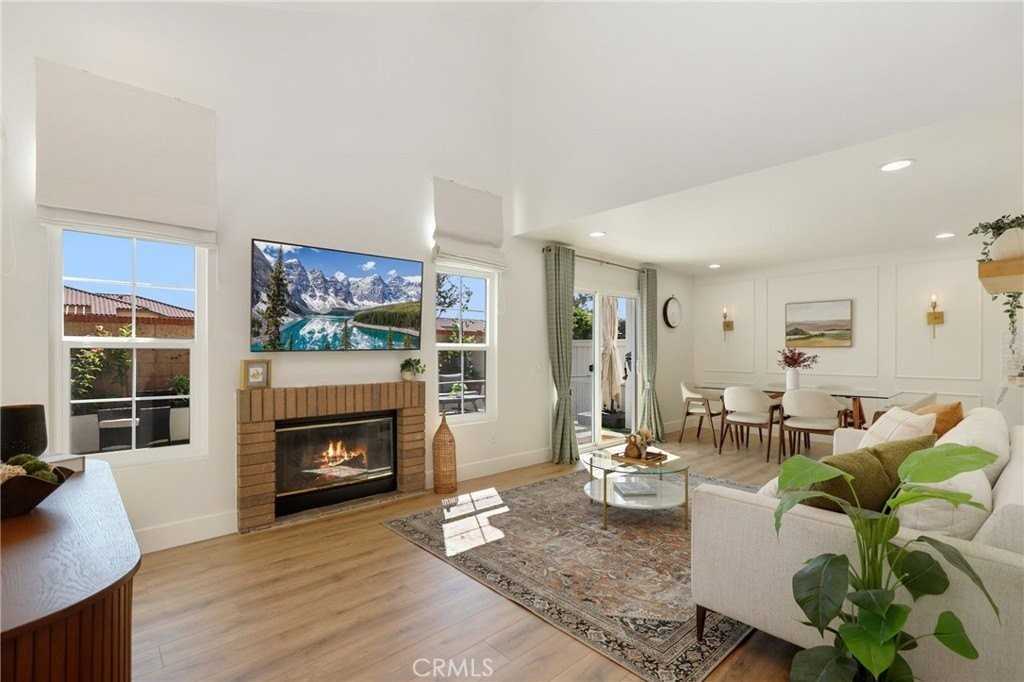 2332 Aspen St - Photo 6 of 34
