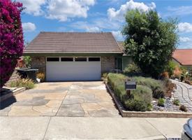 featured image of 25522 Mackenzie St