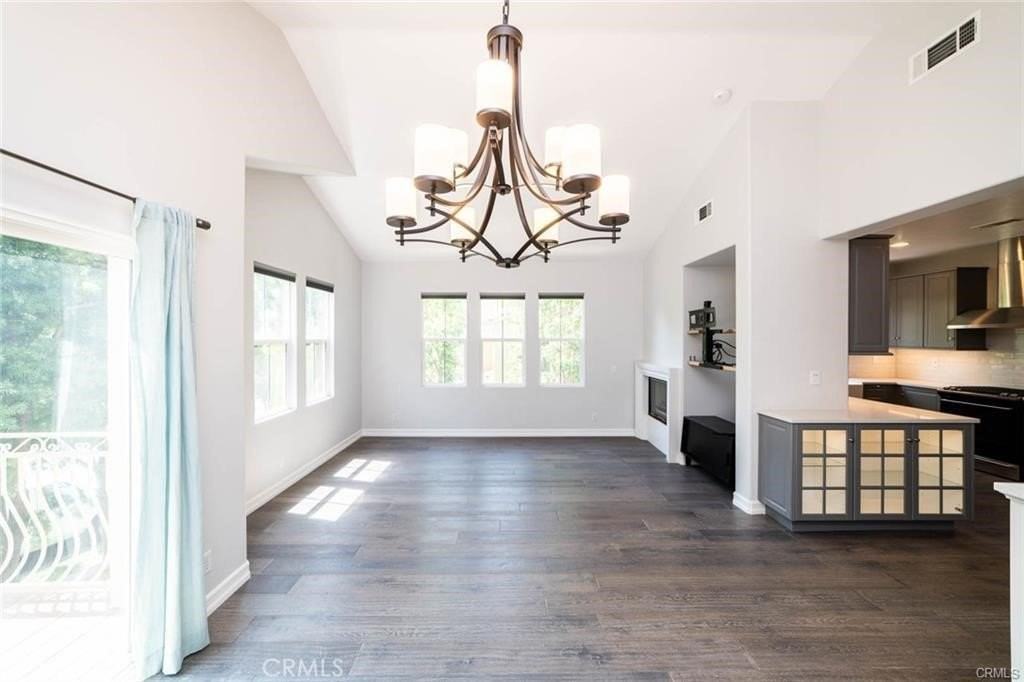 8 San Clemente - Photo 2 of 32