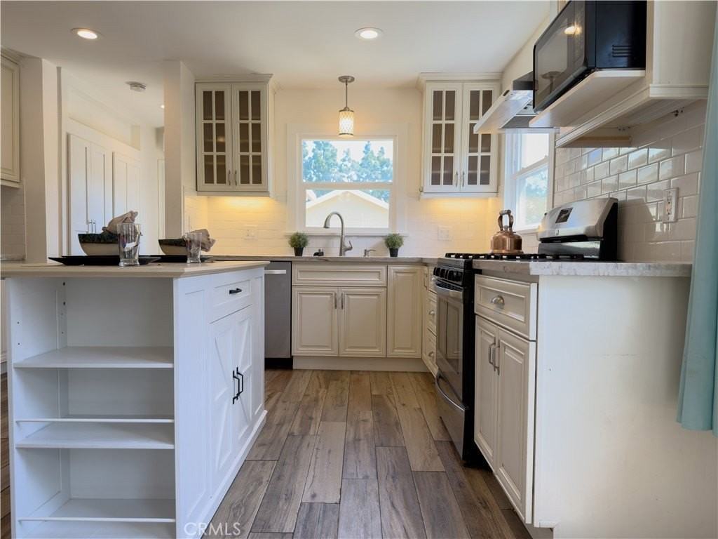 940 Cypress Ave - Photo 5 of 26