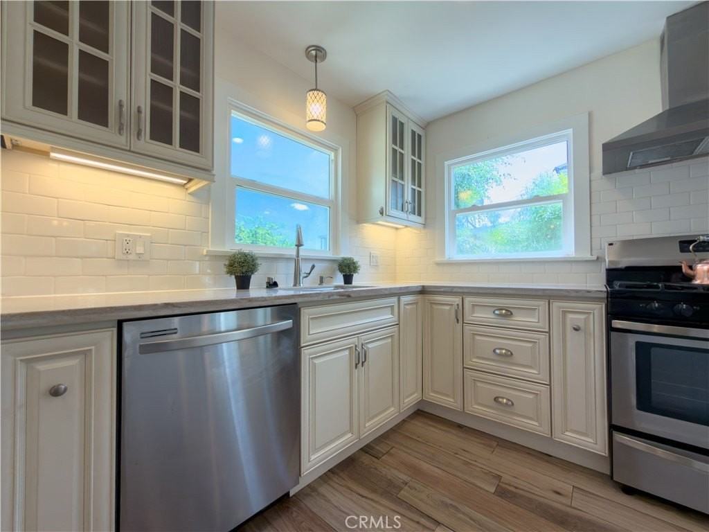 940 Cypress Ave - Photo 6 of 26