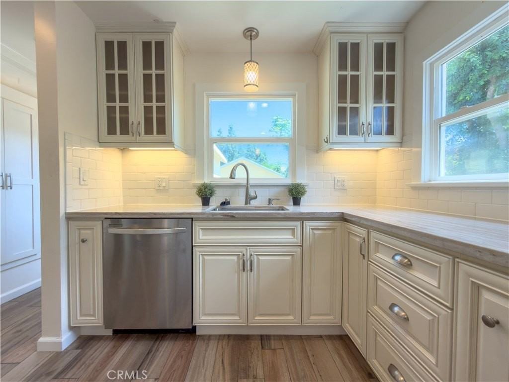 940 Cypress Ave - Photo 7 of 26